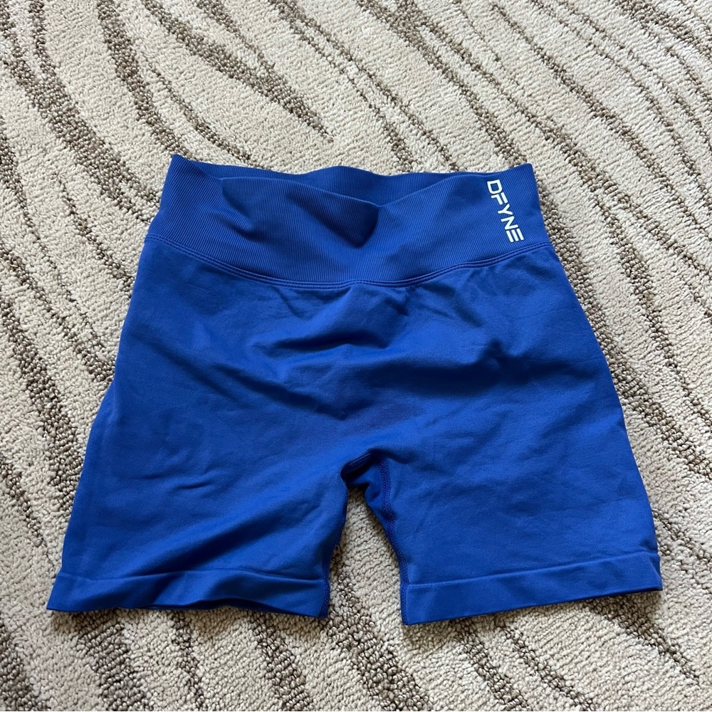 Dfyne dynamic shorts small